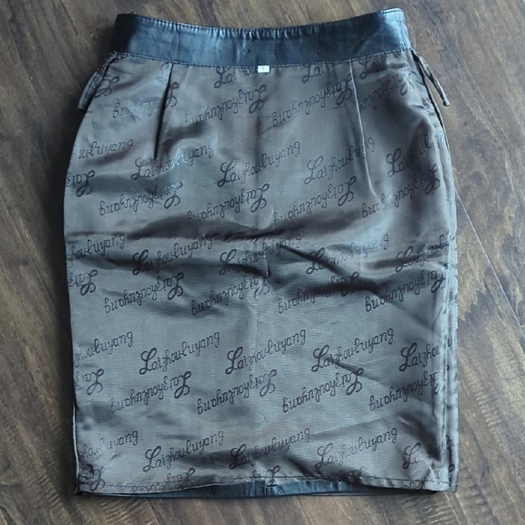 Black Leather Pencil Skirt - Picture 8 of 9